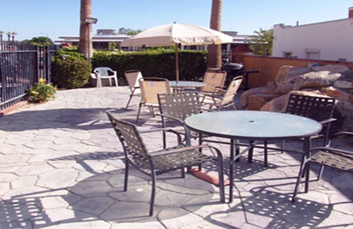 Taft House | Welcome to the Holland inn suites single room