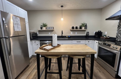 Summit Station Apartment | Welcome to The Quarters!