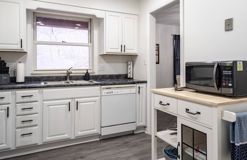 Woodburn House | Welcome to the Row House, Townhome minutes from Morgantown WV