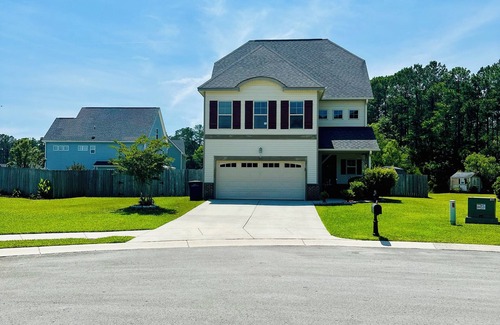 Westgate House | Welcome to the Royal Palace! Spacious 4-bedroom house with Gym and Theater!