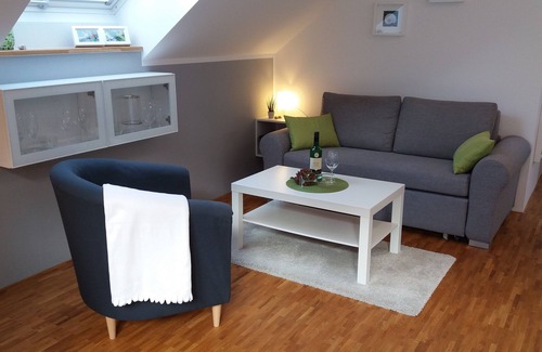 Kiechlinsbergen Apartment | Welcome to the "Schnaeggehiesli" at the beautiful Kaiserstuhl.