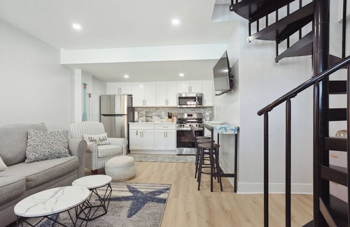 North Wildwood Condo | Welcome to the Seaport Inn Condominiums, 1 Bedroom, 1 Bath, Sleeps 6