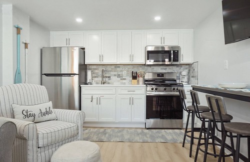 North Wildwood Condo | Welcome to the Seaport Inn Condominiums, 1 Bedroom, 1 Bath, Sleeps 6