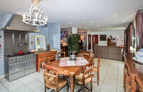 Montelimar House | Welcome to this charming and rustic cottage.