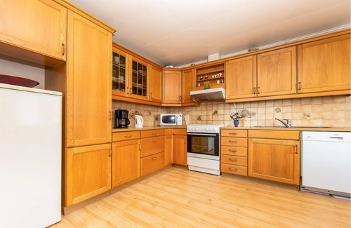 Møre og Romsdal House | Welcome to this lovely cottage with panoramic view over the Romsdalsfjord.