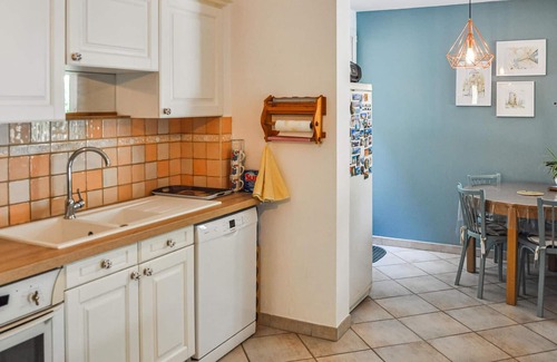 Rognonas House | Welcome to this welcoming and homey cottage with private swimming pool.