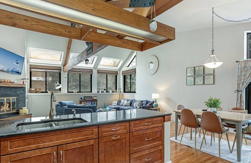 Eagle-Vail House | *Welcome to Vailhalla* Townhome I Minutes to Vail & Beaver Creek