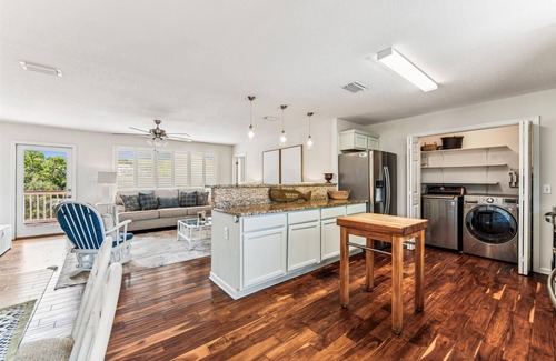 St. George Island House | Welcome to Wine Down!