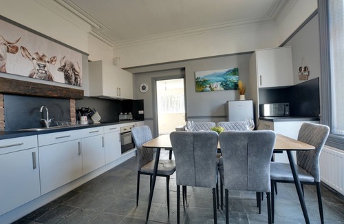 Goole House | Welcome to Winwood House - your home away from home!