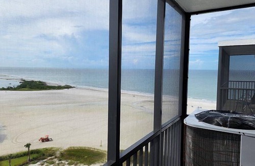 Fort Myers Beach Condo | Welcome to your beachfront paradise getaway! PH3 is a stunning Gulf Front.