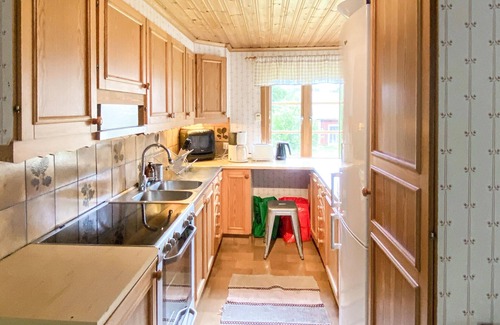Tranas House | Welcome to your family vacation Tranås on your property on the lake with two houses.