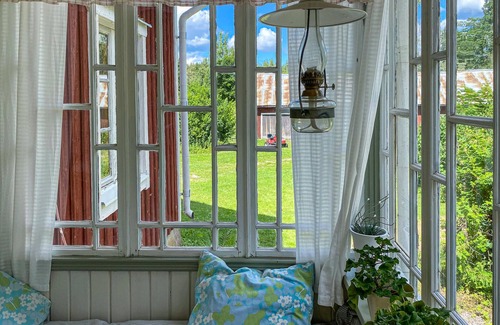 Tranas House | Welcome to your family vacation Tranås on your property on the lake with two houses.