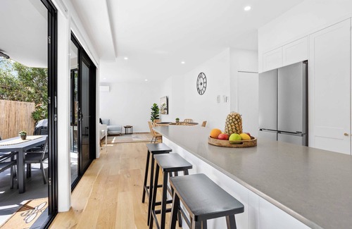 Burleigh Heads Apartment | Welcome to your ideal holiday escape in vibrant Burleigh Heads!