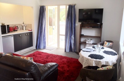 Swannanoa Apartment | Welcome to your perfect getaway! Only 20 min from CHCH, Swallow's 'Wing' Apt