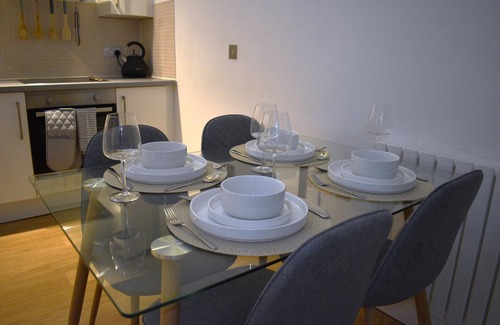 St George's Quarter Apartment | Welcome to your stylish Liverpool City Centre loft retreat!