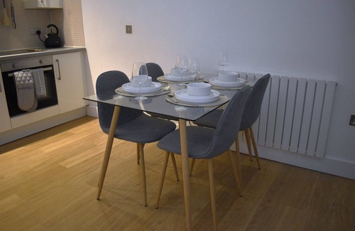 St George's Quarter Apartment | Welcome to your stylish Liverpool City Centre loft retreat!
