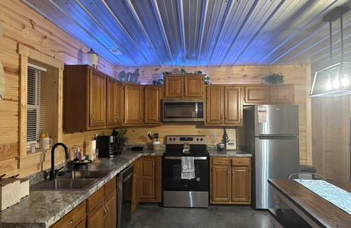 Lindseyville House | Welcome to your weekend getaway at Nolin River lake!