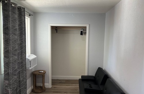 Jurupa Valley House | Welcoming Cozy Guest Unit