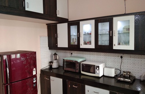 Kolar Road House | Welcoming First floor in a bungalow with AC in charming Bhopal