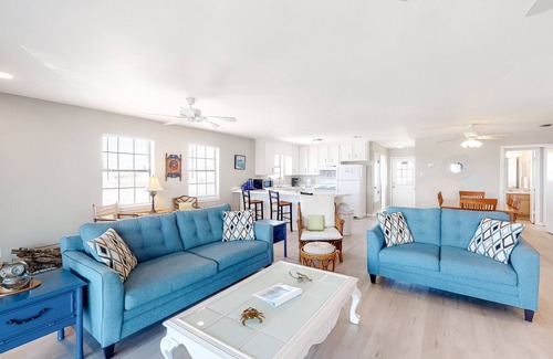Silver Cay House | Welcoming home with WiFi, gulf views & spacious deck - steps to the beach