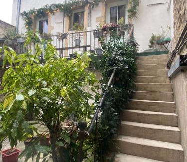 Faubourg North Apartment | WELCOMING, LOVELY, CALM & CENTRALLY LOCATED FLAT