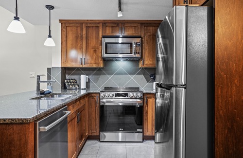 Canmore Hotel | Welcoming Poolside Condo – Perfect for Couples!