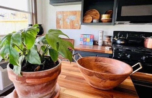 Guilford House | 🌾Welcoming Tiny Home! Downtown & Beachy☀️