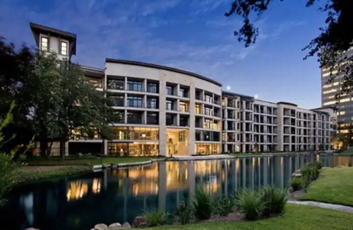The Galleria Apartment | Well-Appointed Apartment w/Balcony & Modern Amenities