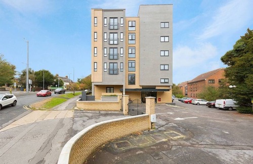Maidstone Apartment | Well decorated 2-bedroom apartment in Maidstone near town centre