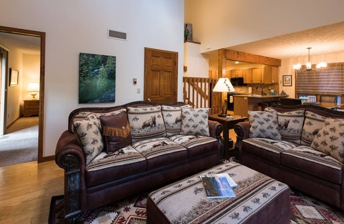 Aspen Brook House | Well-Equipped, Beautiful Art-filled Cabin with new A/C, Close to RMNP & YMCA