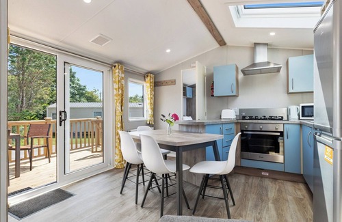 Kilgetty House | Well equipped modern caravan.