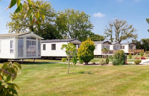 Kilgetty House | Well equipped modern caravan.