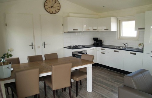 Langeberg Ski Chalet | Well furnished chalet near Brunssummerheide