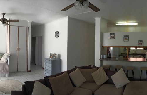 St. Lucia Apartment | Well Maintained, Upmarket Spacious 2 Bedroom, 2 Bathroom