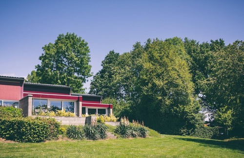 Strucht House | Well-Maintained Bungalow Near Valkenburg