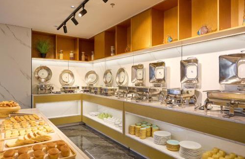 Xincheng District Hotel | Wellay Hotel Hohhot Xinhua Plaza