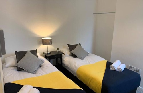 Penylan House | Wellfield Blooms Cardiff Corporate Room
