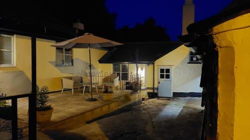 Wilmington House | Wellington Farm Devon near sidmouth beach & AONB- dog friendly