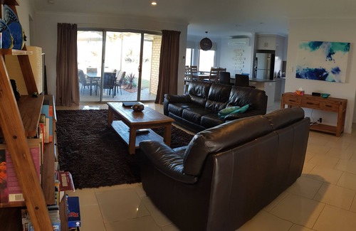 Seymour House | Wellington Marina Holiday House - Absolute Waterfront with Private Jetty