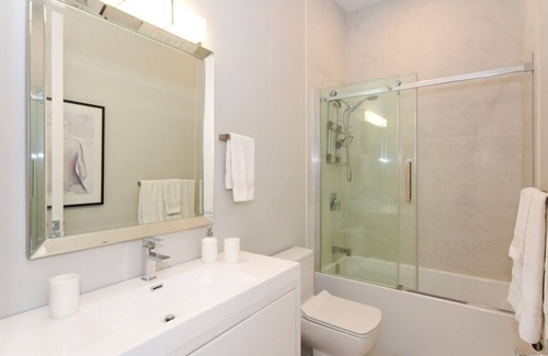 Wellington Village Apartment | Wellington Village (Westboro Ottawa) Industrial Chic