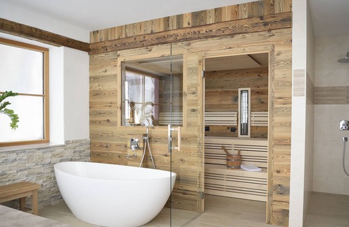 Schwanberg House | Wellness holiday home in glassworks