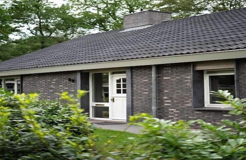 Bosgebied Hoenderloo House | Wellness Home w/Hot Tub
