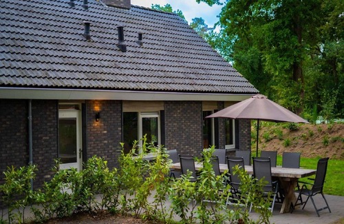 Bosgebied Hoenderloo House | Wellness Home w/Hot Tub