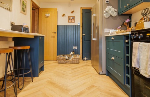 Holmfirth Cottage | WELLS COTTAGE, pet friendly, character holiday cottage in Holmfirth
