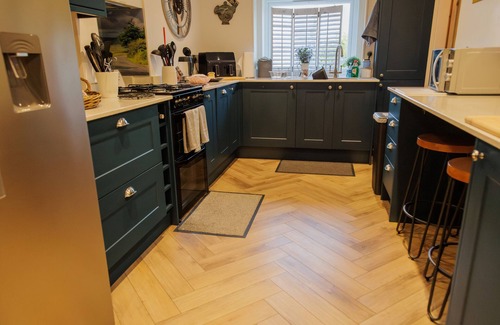 Holmfirth Cottage | WELLS COTTAGE, pet friendly, character holiday cottage in Holmfirth