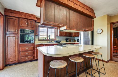 Wellsboro House | Wellsboro Farmhouse with Grill and Fire Pit!