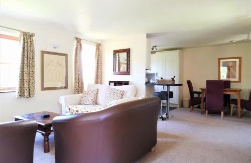 Llanfyrnach House | Wellstone Cottages - Honeysuckle