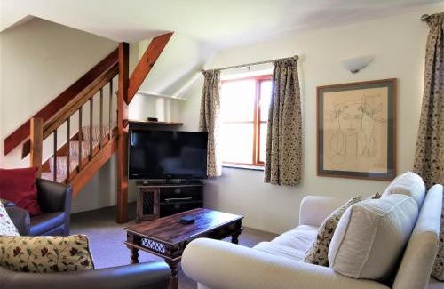 Llanfyrnach House | Wellstone Cottages - Honeysuckle