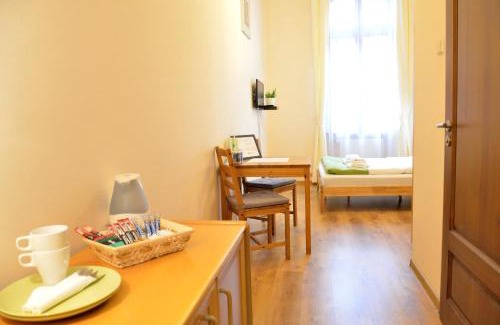 Srodmiescie Bed & Breakfast | WenderEDU Business Center