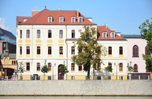 Srodmiescie Bed & Breakfast | WenderEDU Business Center
